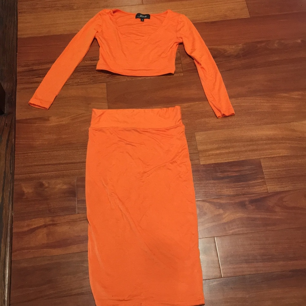 Orange Crop longsleeve top & highwaisted skirt set